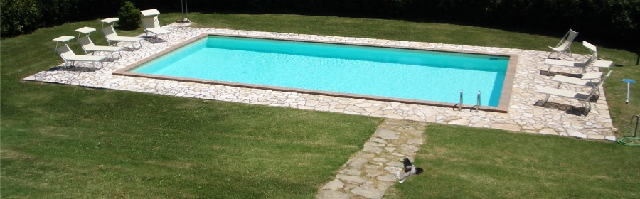 San Lorenzo - la piscina dalla finestra